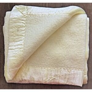 Vintage Baby Thermal Blanket Yellow Waffle Weave Acrylic Satin Trim 34x48 USA